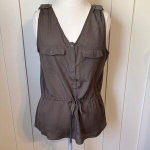 Banana Republic Sleeveless Button-Down Top - Army Green.
